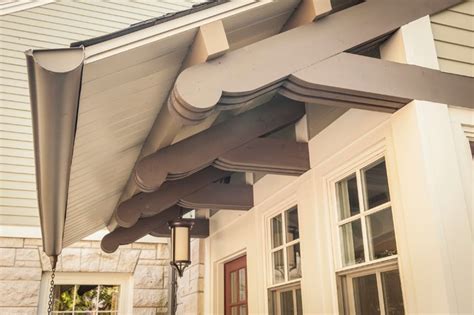 roof overhang supporting brackets